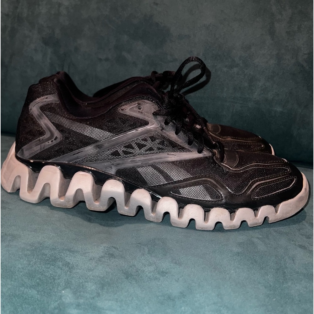 Vintage rare Reebok Zigtech Zigsonic black & grey sneakers 11.5 good condition.